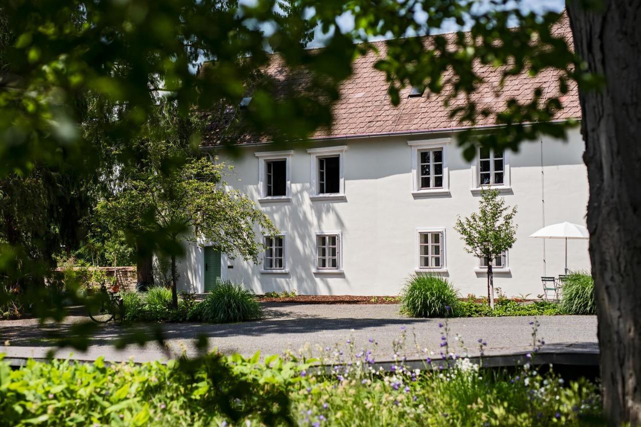 Boutique Hotel Zum Oberjaeger, Schloss Lackenbach Exterior foto