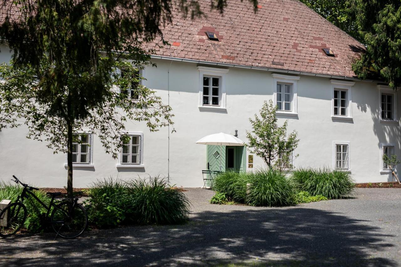 Boutique Hotel Zum Oberjaeger, Schloss Lackenbach Exterior foto
